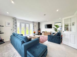 Photo 16- click for photo gallery